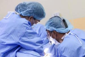 Khám phá lợi ích và rủi ro của phẫu thuật cắt môi bé vùng kín