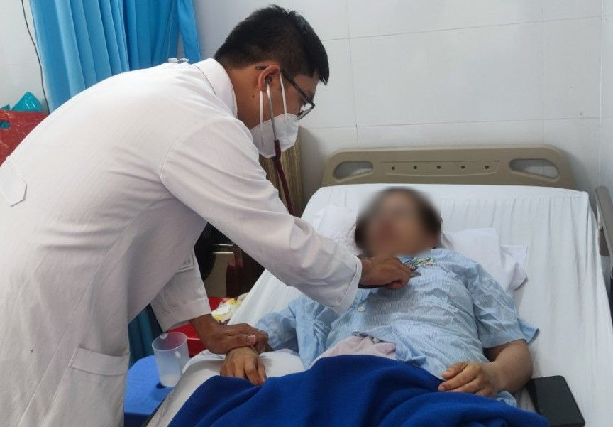 Người phụ nữ bị tắc mạch, khó thở nghi do thuốc tránh thai