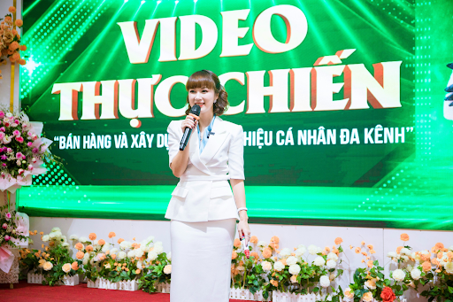 Hành trình xuyên Việt của cô gái đam mê giúp phụ nữ khởi nghiệp bằng video marketing và livestream thực chiến