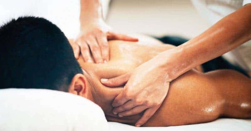 Nam thanh niên nhập viện cấp cứu sau khi massage giải rượu